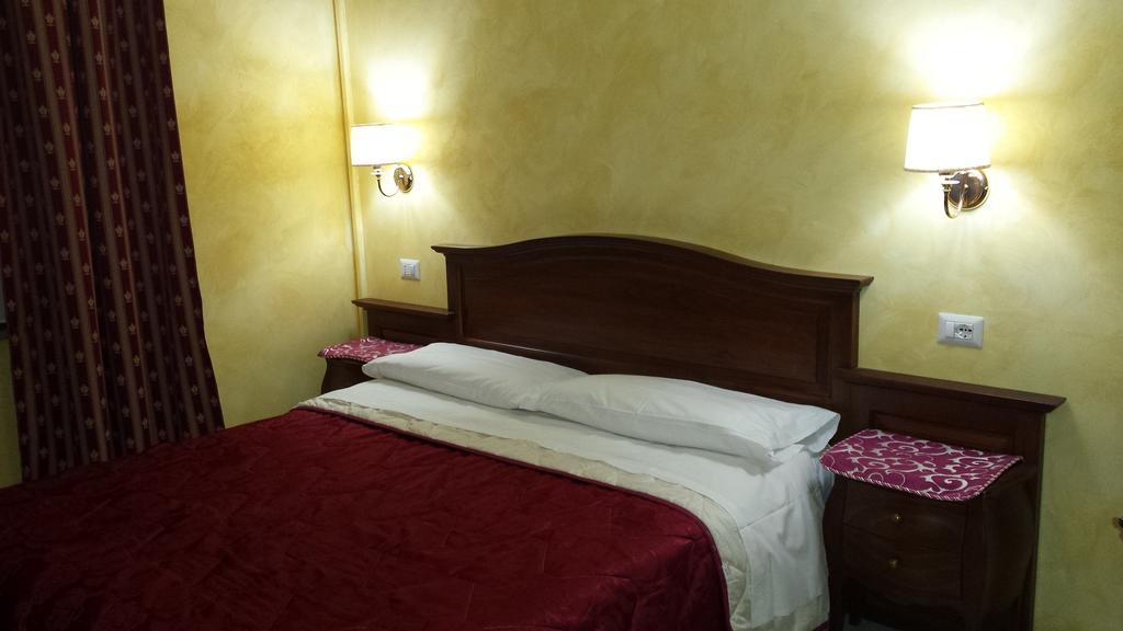 3 Lati Di Pitagora B&B Róma Kültér fotó
